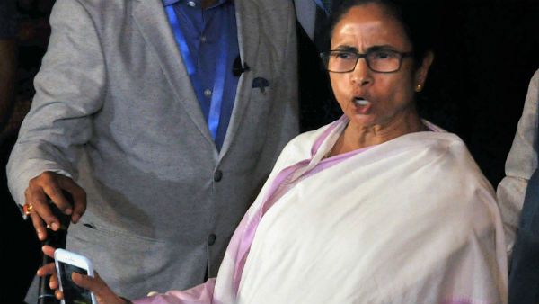 কালিয়াগঞ্জে প্রশাসনিক সভা করতে যাচ্ছেন মুখ্যমন্ত্রী মমতা