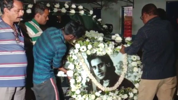 তাপস পালকে শেষ শ্রদ্ধায় অনুরাগীরা! কেওড়াতলা মহাশ্মশানে অন্ত্যেষ্টি হবে পূর্ণ রাষ্ট্রীয় মর্যাদায়