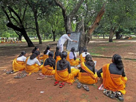 করোনা ভাইরাস আতঙ্কে বন্ধ হল খড়গপুর আইআইটি ও বিশ্বভারতী