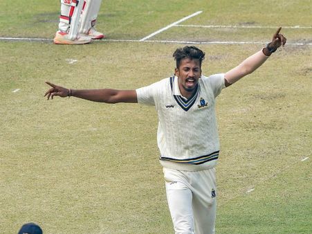 LIVE ফাইনালে যেতে বাংলা দলের কত উইকেট প্রয়োজন জেনে নিন