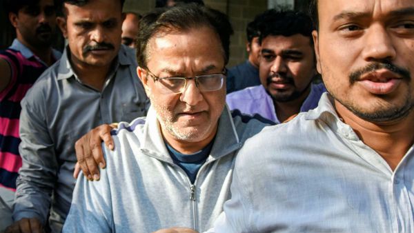 ‌করোনা ভাইরাসকে হাতিয়ার করে জামিনের আবেদন করলেন ইয়েস ব্যাঙ্কের রানা কাপুর