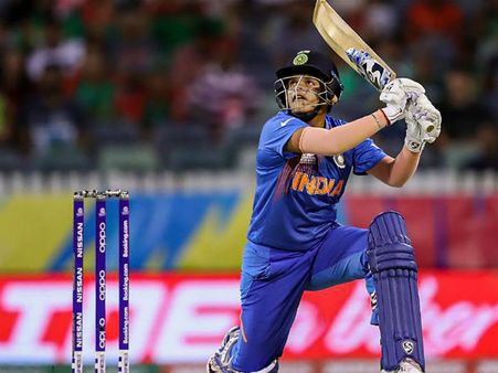 বিশ্বকাপ ফাইনালে এই রেকর্ড গড়লেন ভারতীয় মহিলা ক্রিকেটার শাফালি