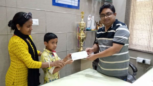 খেলনা কেনার টাকা করোনা তহবিলে দান হাবড়ার খুদের