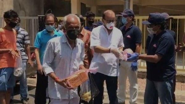 মমতার ‘সুফল বাংলা’র স্টাইলে বেকারি পরিষেবা পাড়ায় পাড়ায়, লকডাউনে উদ্যোগ