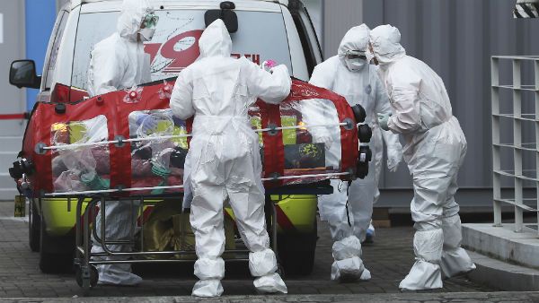 বিশ্বে মৃত্যুমিছিল চলছে, করোনায় প্রাণ কাড়ল ৬৪ হাজার! আক্রান্ত বেড়ে পৌনে ১২ লক্ষ