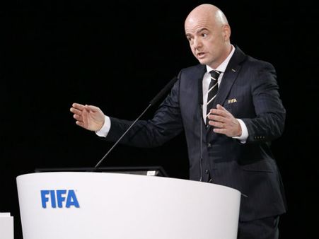 করোনা আতঙ্কে ফের কবে শুরু হবে ফুটবল, জানালেন ফিফা প্রেসিডেন্ট