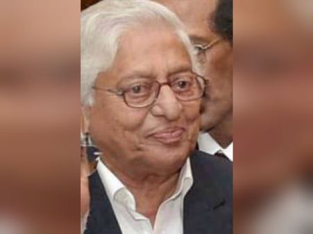 দেশের প্রথম ফুটবল মহাতারকার অবাধ বিচরণের সাক্ষী ক্রিকেট থেকে লন টেনিস