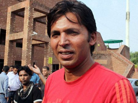 দ্বিতীয় সুযোগ না পেয়ে হতাশ স্পস্ট ফিক্সিং-এ দুষ্ট প্রাক্তন পাকিস্তানি ক্রিকেটার