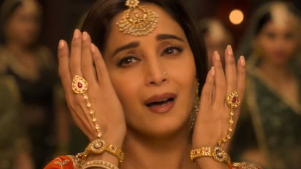 স্বাস্থ্যকর্মীদের উৎসর্গ করে মাধুরি দীক্ষিতের প্রথম একক গানের ভিডিও ‘‌ক্যান্ডেল’‌ মুক্তি পেল