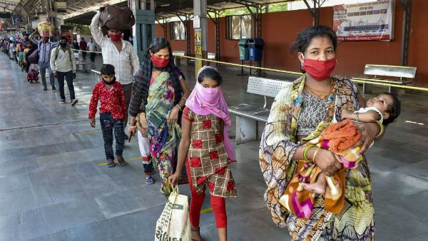 প্রায় ৭৫ শতাংশ শ্রমিক স্পেশাল ট্রেনে ঘরে ফিরলেন উত্তরপ্রদেশ ও বিহারের অভিবাসী শ্রমিকেরা