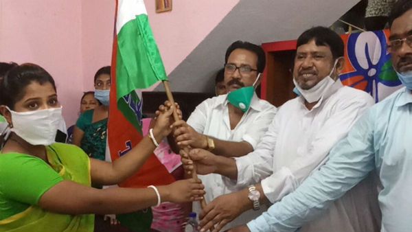 একুশোর আগে বিজেপিতে বড়সড় ভাঙন হাড়োয়ায়