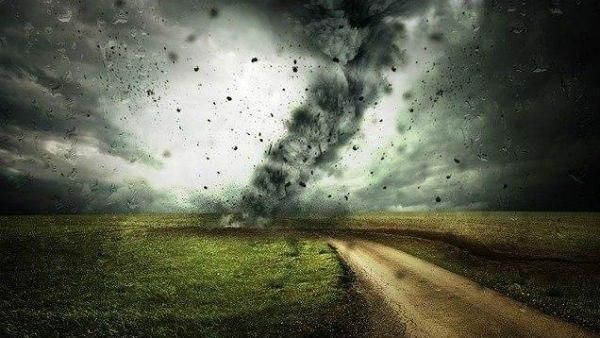 মুষলধারে বৃষ্টির মাঝেই বজ্রপাত কাড়ল ৬ প্রাণ, বিহার-উত্তরপ্রদেশের পর মৃত্যু মুর্শিদাবাদেও