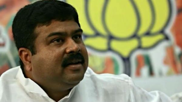 মমতার রাজত্বকে সরাসরি হিটলারের সঙ্গে তুলনা টানলেন কেন্দ্রীয় মন্ত্রী ধর্মেন্দ্র প্রধান