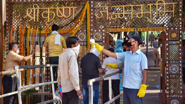 মন্দির চত্ত্বরে অ্যালকোহল স্যানিটাইজার ব্যবহারে আপত্তি তুলল বৃন্দাবন–মথুরার কিছু মন্দির