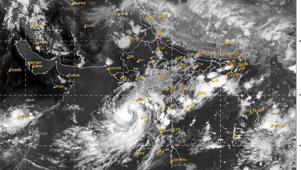 এবার কি ধেয়ে আসবে ঘূর্ণিঝড় ‘গতি’, বঙ্গোপসাগরের নিম্নচাপের ভ্রুকুটিতে অশনি সংকেত