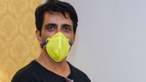 বান্দ্রা টার্মিনাসে সোনু সুদকে পরিযায়ী শ্রমিকদের সঙ্গে দেখা করতে বাধা দিল পুলিশ