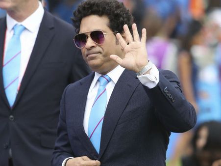 ওডিআইয়ে সেরা বোলিং গড়ের মালিক এক তাবড় ব্যাটসম্যান! জানুন অবিশ্বাস্য কয়েকটি রেকর্ডের কথা