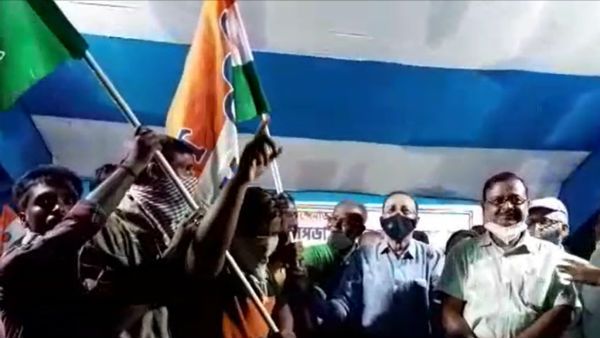 বিজেপি সাংসদের নিজের বুথেই বড় ভাঙন, ১৯০ টি পরিবারের যোগ তৃণমূলে