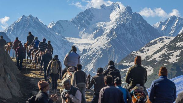 রাজনৈতিকভাবে ব্যাবহার করা হচ্ছে অমরনাথ যাত্রা, হুমকি জঙ্গি সংগঠনের, বাড়ল চাপ