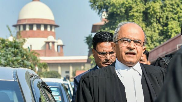 ‘সমালোচনা দমনের চেষ্টা সুপ্রিম কোর্টের!’ প্রশান্ত ভূষণের মামলা প্রত্যাহারের আর্জি ১৩১ বিদ্বজ্জনের