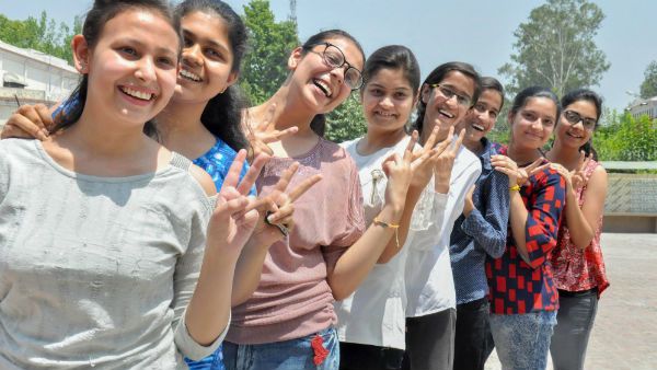 প্রকাশিত হল উচ্চ মাধ্যমিকের ফলাফল,পরীক্ষার ৪৪ দিনের মাথায় ফল প্রকাশ