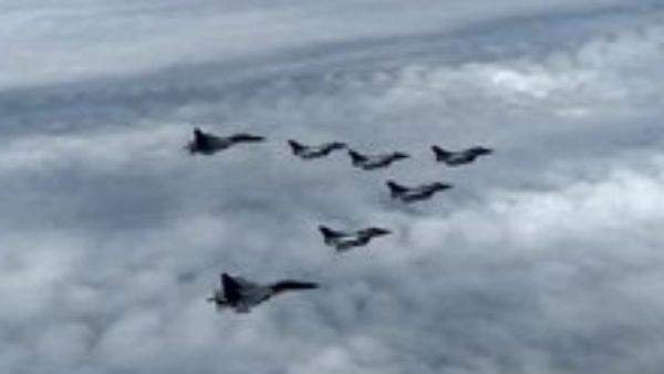 Republic Day: আকাশ চিরে এগোবে পাঁচ রাফেল, দিল্লির আকাশে আরও ৭০টি যুদ্ধবিমান কিন্তু কেন?