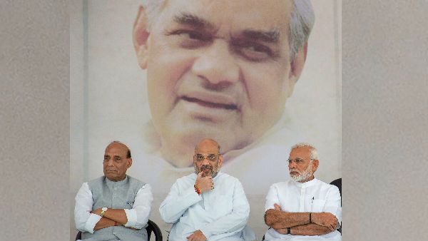 দেশের প্রাক্তন প্রধানমন্ত্রী অটল বিহারী বাজপেয়ীর মৃত্যু বার্ষিকীতে বিশেষ বার্তা দিলেন নরেন্দ্র মোদী
