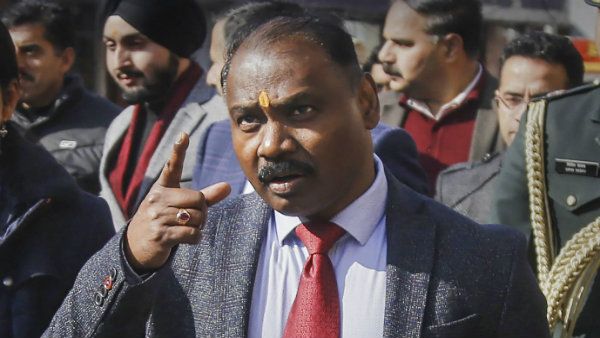 কাশ্মীরের লেফটেন্যান্ট গভর্নরের পদ ছাড়ার পরের দিনই ভারতের নতুন সিএজি নির্বাচিত হলেন জিসি মুর্মু