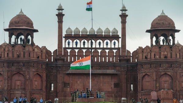 স্বাধীনতা দিবসে লালকেল্লায় উড়বে তেরঙ্গা, জাতীয় পতাকা নিয়ে জেনে নিন কিছু অজানা তথ্য