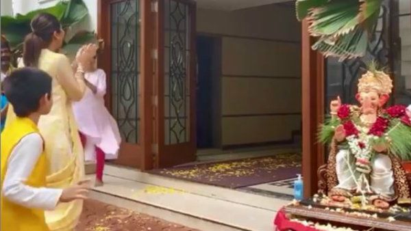 করোনা নিষেধাজ্ঞা, উৎসব শেষে বাড়িতেই গণেশ বিসর্জন শিল্পা শেট্টি ও শ্রদ্ধা কাপুরের