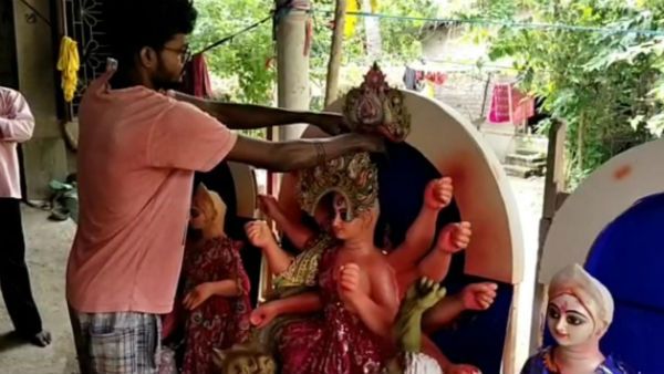 করোনার জেরে থাইল্যান্ডে পাড়ি দিচ্ছে কম সংখ্যক দুর্গার প্রতিমা