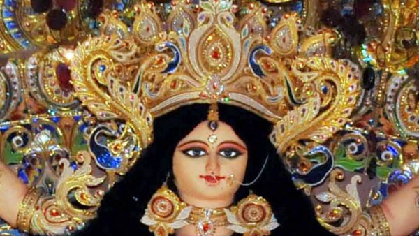 নবরাত্রি ২০২০: প্রথম দিন দেবী শৈলপুত্রীর পুজোর মাহাত্ম্য, আচার, রীতি একনজরে