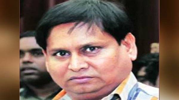 ওসির টেবিলে পা তুলে বিধায়কের ক্ষমতা জাহির! রাজ্য রাজনীতিতে শোরগোল হুমায়ুনের হুঙ্কারে