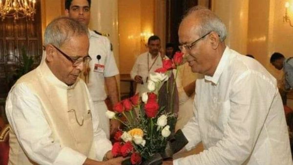 কাঁচাগোল্লা, নলেন গুড়ের পাটালি, বাগদা চিংড়ি খেলে ভালবাসতেন প্রণবদা, স্মৃতি চারণায় অসিত মজুমদার