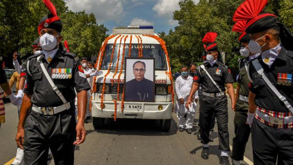 পূর্ণ রাষ্ট্রীয় মর্যাদায় শেষকৃত্য সম্পন্ন প্রণবের, লোধি ঘাটে পঞ্চভূতে বিলীন হলেন প্রাক্তন রাষ্ট্রপতি