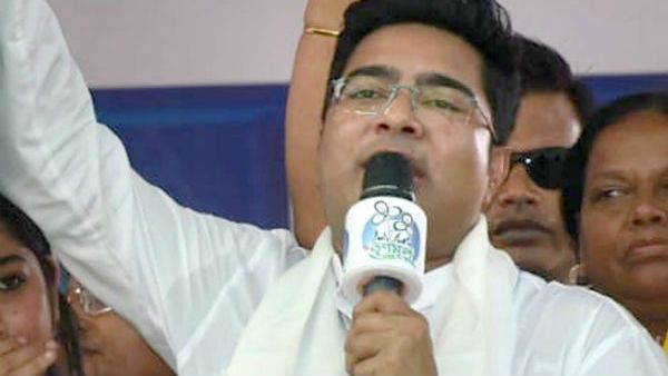 মমতা নামক সূর্যের সঙ্গে লড়লে ঝলসে যাবেন, মুকুল-দিলীপদের নিশানা অভিষেকের