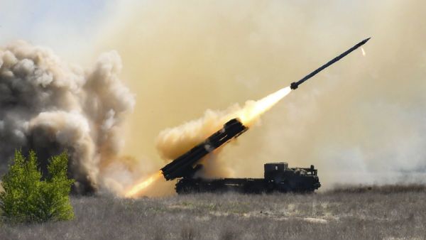 চোখের পলকে শত্রুকে আঘাত ভারতের তৈরি সুপারসনিক এই মিসাইলের! থরহরি কম্পন চিন-পাকিস্তানের