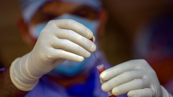 ভ্যাকসিনের দেখা নেই, ফ্লুয়ের টীকাতেই করোনা রোধের চেষ্টা দেশবাসীর