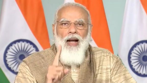 হকারদের পাশে দাঁড়াতে ‘স্বনিধি’ যোজনার সূচনা মোদীর! নয়া প্রকল্পে কী কী বিশেষ সুবিধা মিলবে জেনে নিন