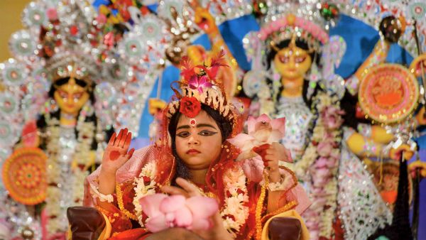 দেবীপক্ষে কুমারী পুজো হওয়ার ইতিহাস ও নিয়ম জানেন কি