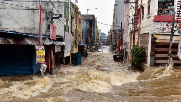 ইয়াস বিধ্বস্ত এলাকা ঘুরে দেখে নবান্নে গুরুত্বপূর্ণ বৈঠকে কেন্দ্রীয় প্রতিনিধি দল