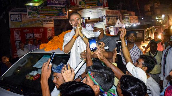আবেগ বিহ্বল চিরাগ পাসোয়ান, ভোটের ময়দানে রামবিলাসের বিয়োগের ফায়াদা তুলে প্রচার