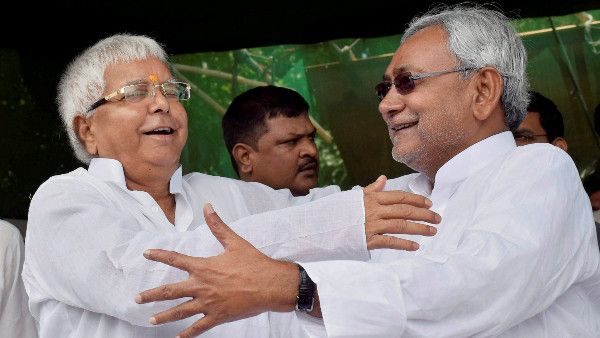 বিহারে শেষ হাসি কার- নীতীশ না লালুর, একনজরে এবিপি-সি ভোটারের সমীক্ষা