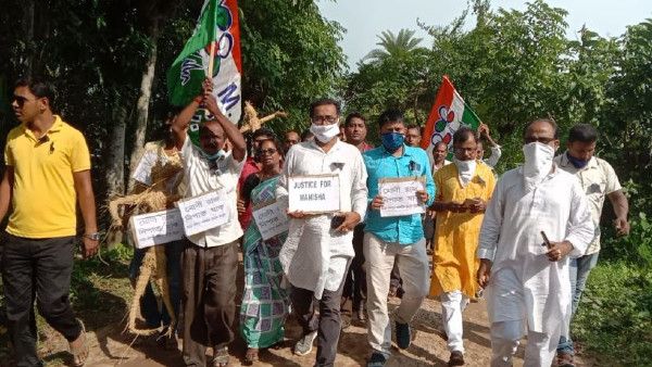 হাথরাস-বলরামপুরের ঘটনার বিরুদ্ধে পথে নামল সুন্দরবনবাসীরা