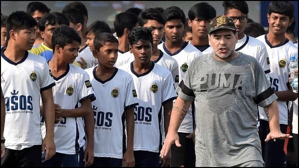 ফুটবলপ্রেমীদের জন্য সুখবর! অবসর ভেঙে মারাদোনার জন্য ফুটবলে ফিরতে চান এই মহাতারকা