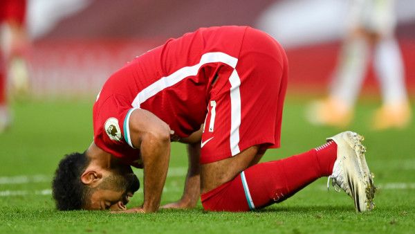 বিশ্ব ফুটবলে ফের করোনার থাবা! এবার আক্রান্ত লিভারপুলের সালাহ, আইসোলেশনে ঠাঁই