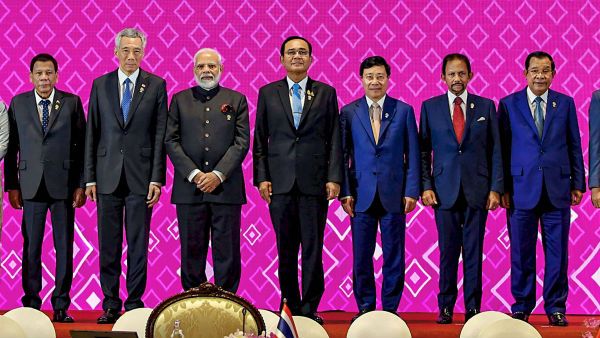 এখনও রাস্তা খোলা ভারতের, আসিয়ান গোষ্ঠীর হাত ধরেই স্বাক্ষর হচ্ছে বিশ্বের বৃহত্তম মুক্ত বাণিজ্য চুক্তি