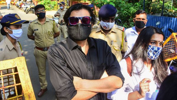 অর্ণব গোস্বামীর গোপন চ্যাটে তোলপাড় রাজ্য-রাজনীতি! রিপাবলিক টিভির বিরুদ্ধে ফের কড়া পদক্ষেপ পুলিশের