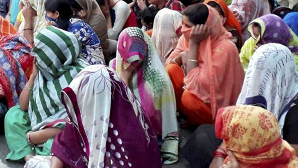 মন্দার মেঘ যৌনপল্লীতেও! দেনার দায়ে জর্জরিত সোনাগাছির ৮৯ শতাংশ যৌনকর্মী