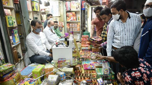 আতসবাজির ওপর নিষেধাজ্ঞা, দেখে নিন কোন কোন রাজ্যে কতদিনের জন্য জারি এই নির্দেশ